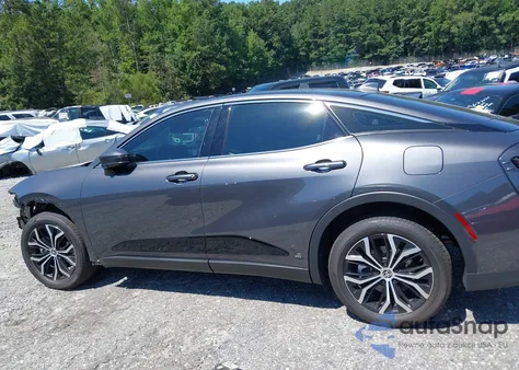 2023 Toyota Crown Limited из США, поврежденный, VIN JTDAAAAF4P3004717